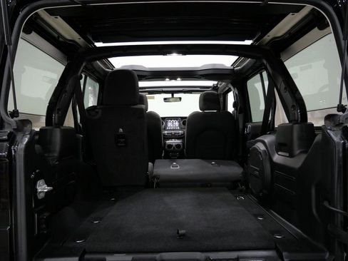 Used 2022 Jeep Wrangler Unlimited Sport image 28