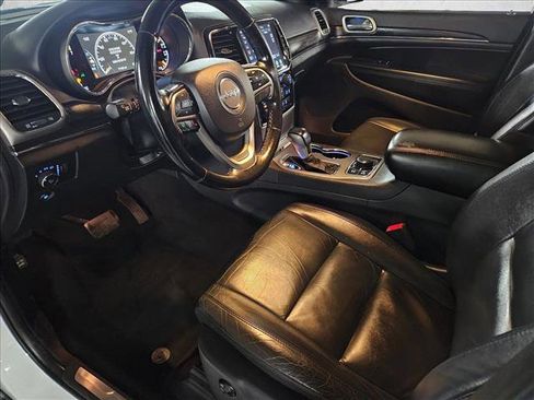 Used 2020 Jeep Grand Cherokee Limited image 10