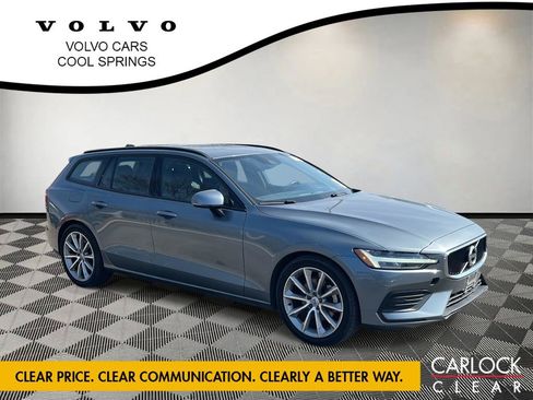 Used 2020 Volvo V60 T5 Momentum w/ Protection Package image 1