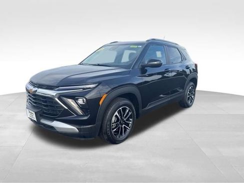 Used 2024 Chevrolet TrailBlazer LT image 1