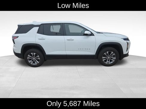 Used 2026 Chevrolet Equinox LT w/ Convenience Package II FWD image 2
