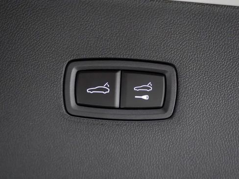 Used 2025 Porsche Cayenne Coupe AWD/4WD image 15