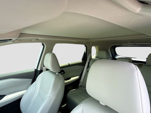 Used 2025 Nissan Rogue SV w/ SV Premium Package FWD image 27