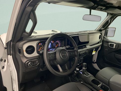 Used 2026 Jeep Wrangler Unlimited Sport AWD/4WD image 7