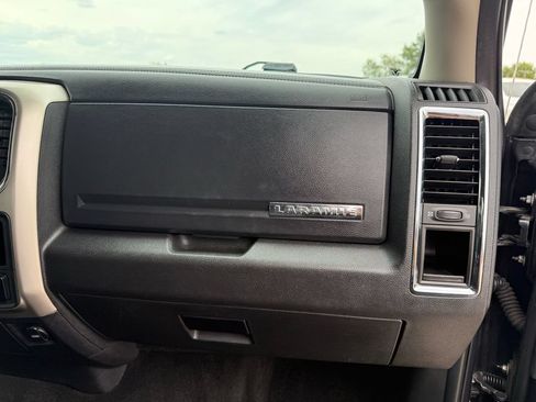 Used 2015 RAM 1500 Laramie w/ Convenience Group AWD/4WD image 19