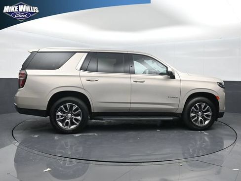 Used 2022 Chevrolet Tahoe LT w/ LT Signature Plus Package RWD image 8