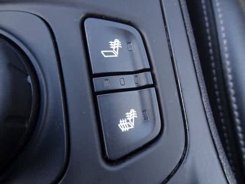 Used 2024 GMC Terrain SLT image 18