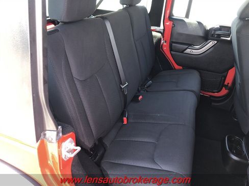 Used 2015 Jeep Wrangler Unlimited Sport AWD/4WD image 17