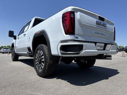 New 2026 GMC Sierra 2500 Denali Ultimate AWD/4WD image 8
