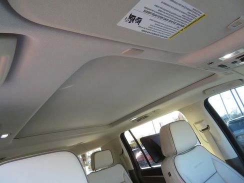 Used 2021 GMC Yukon XL Denali w/ Denali Ultimate Package image 14