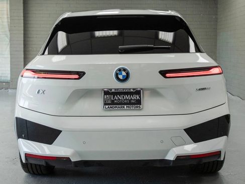 Used 2025 BMW iX xDrive50 AWD/4WD image 27