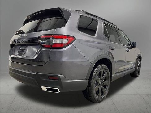 New 2025 Honda Pilot Black Edition image 5