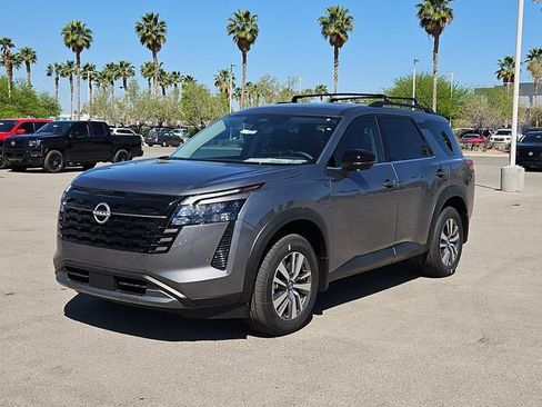New 2026 Nissan Pathfinder SL FWD image 2