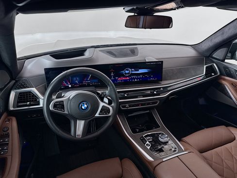 Used 2025 BMW X5 xDrive50e w/ Executive Package image 25