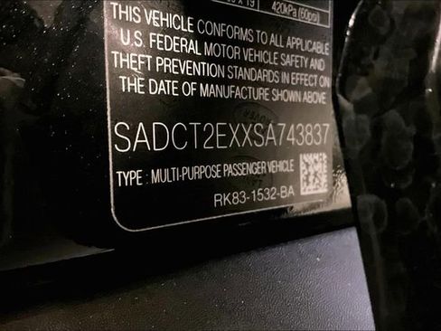 Used 2025 Jaguar F-PACE R-Dynamic S image 34