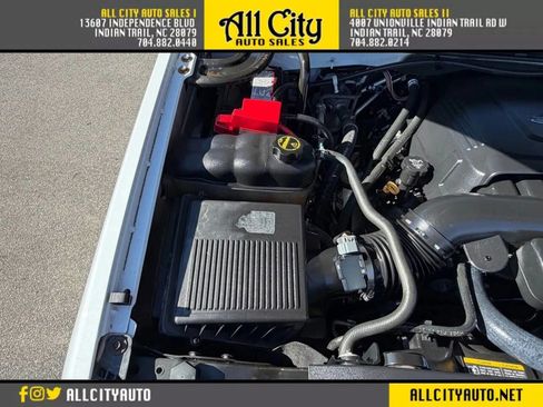 Used 2011 GMC Yukon SLT w/ SLT-2 Equipment Package image 38