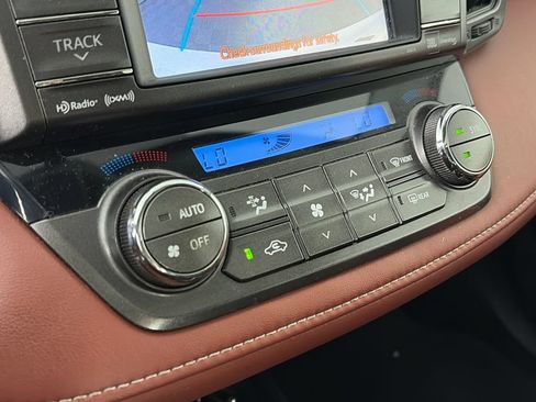 Used 2013 Toyota RAV4 Limited AWD/4WD image 20