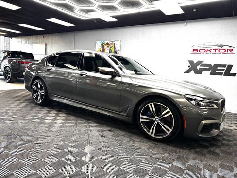 Used 2016 BMW 750i image 2