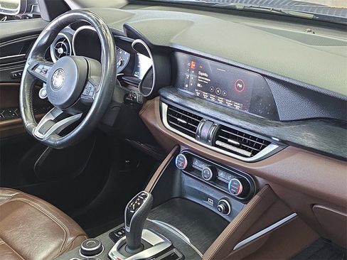 Used 2020 Alfa Romeo Stelvio w/ Nero Edizione image 17