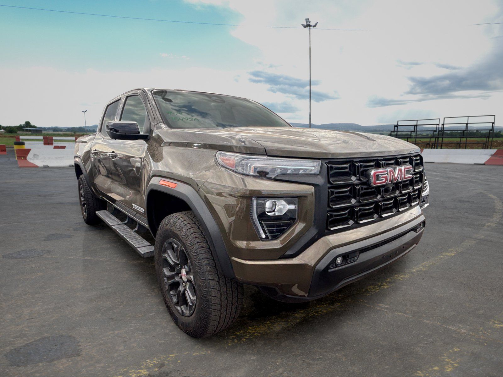 Used 2024 GMC Canyon Elevation w/ Elevation Premium Package AWD/4WD image 2