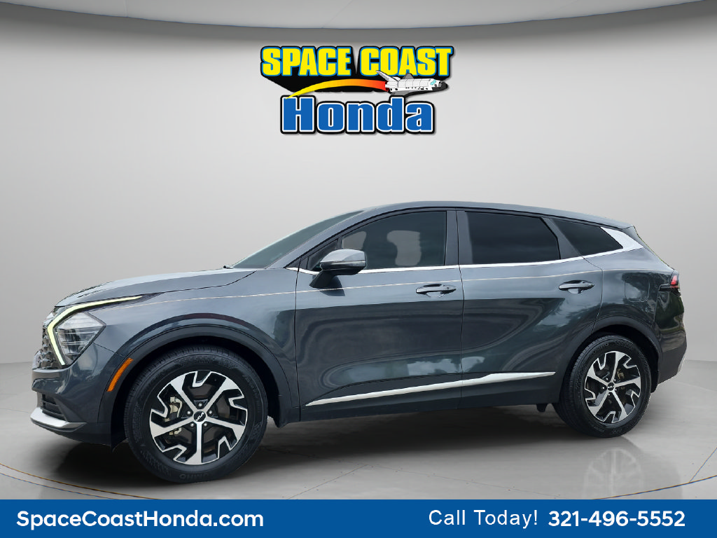 Used 2025 Kia Sportage EX FWD image 9