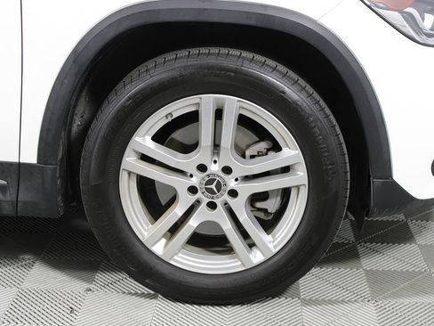 Used 2021 Mercedes-Benz GLA 250 4MATIC w/ Premium Package image 16