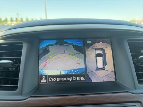 Used 2017 Nissan Pathfinder Platinum w/ Family Entertainment Package image 12