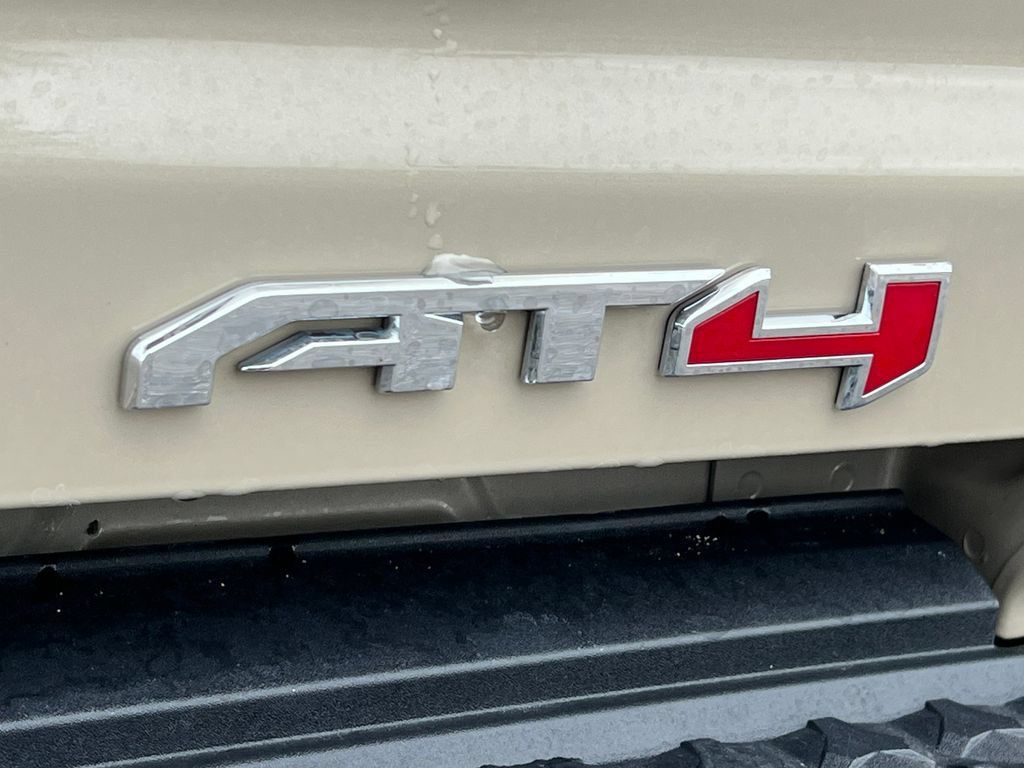 Used 2023 GMC Canyon AT4 AWD/4WD image 2