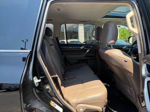 Used 2018 Lexus GX 460 Premium w/ Premium Package AWD/4WD image 17