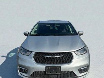 Certified 2023 Chrysler Pacifica Touring-L
