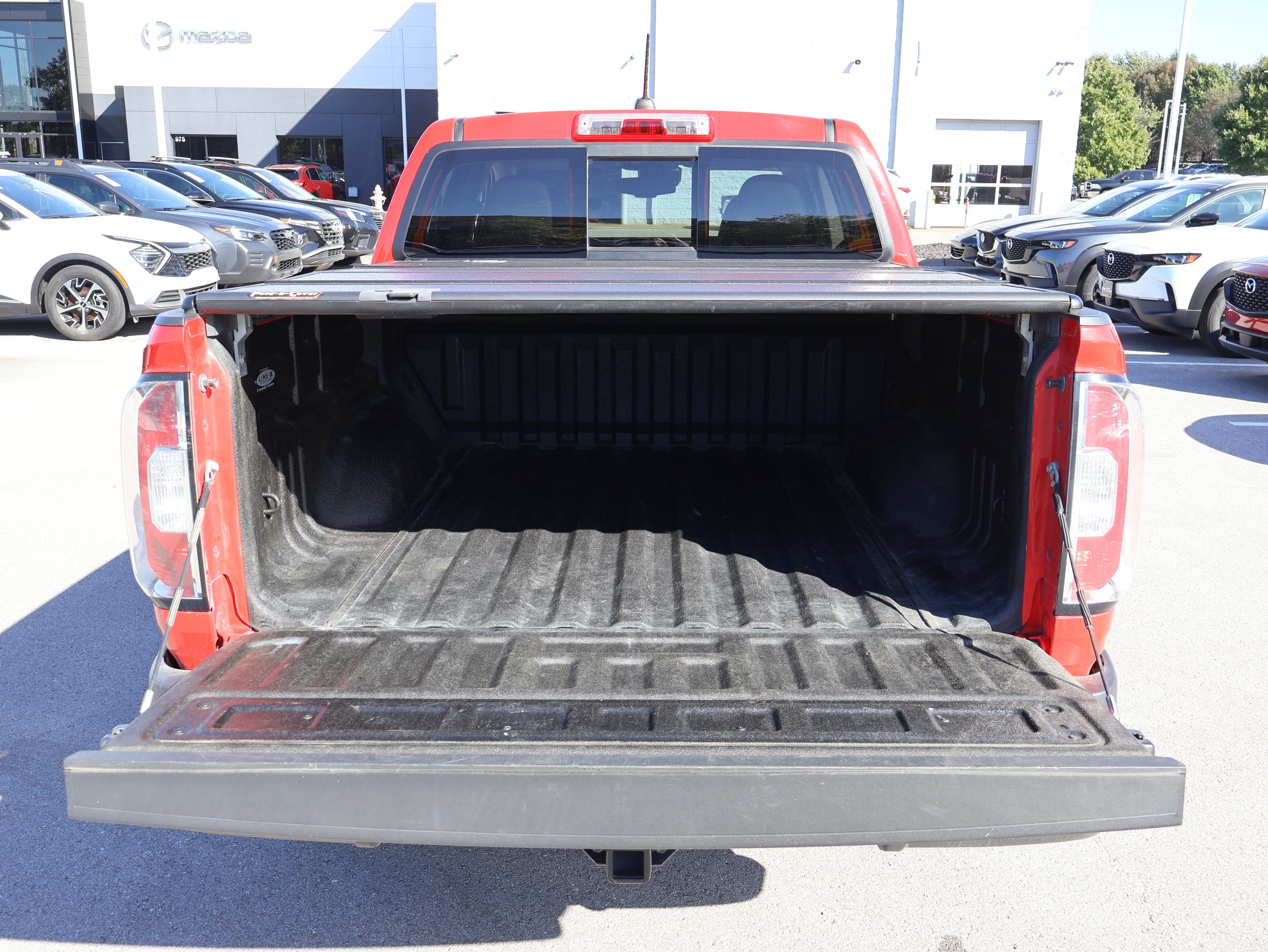 Used 2016 GMC Canyon SLT w/ Driver Alert Package AWD/4WD image 8