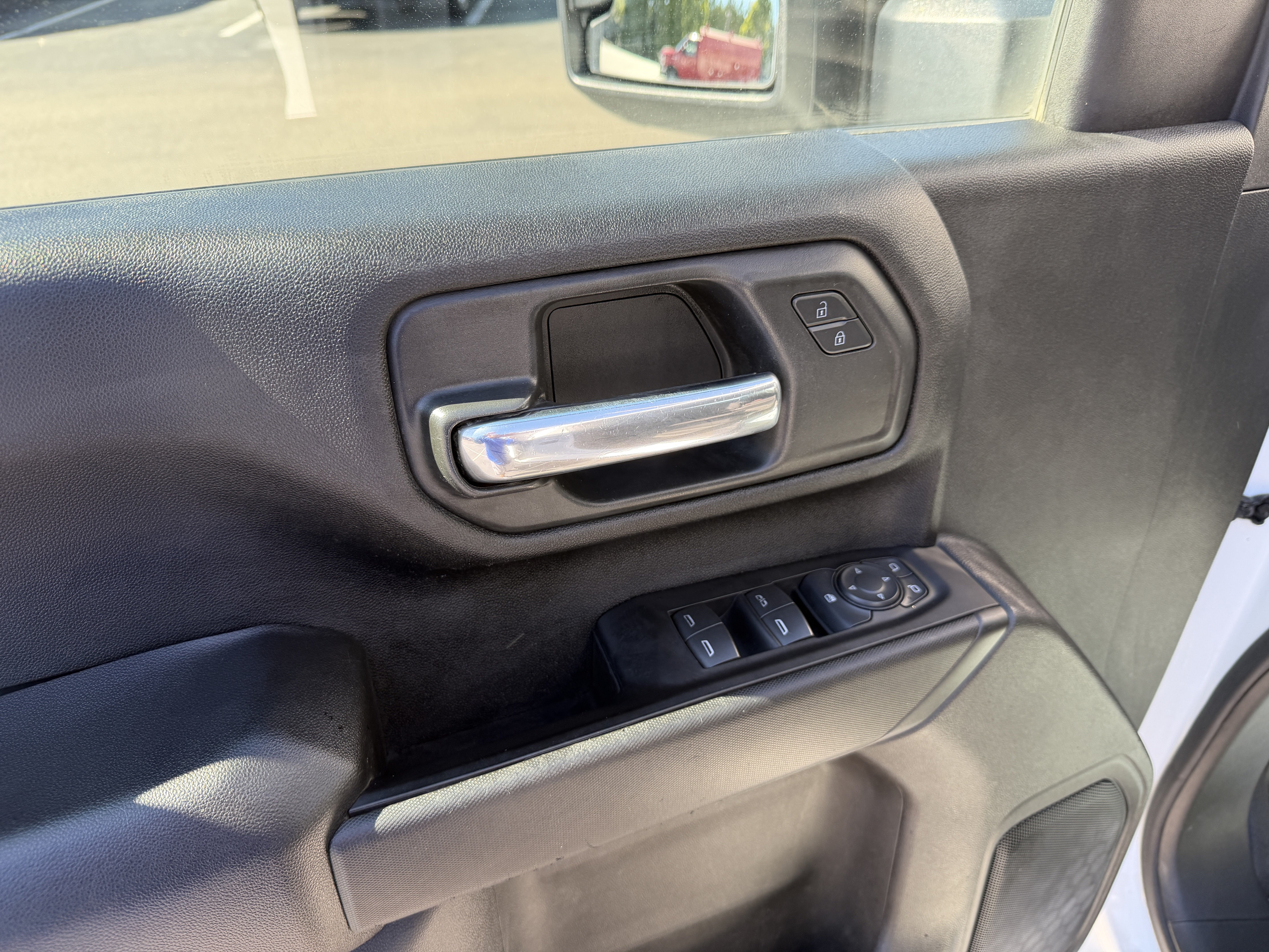 Used 2022 GMC Sierra 2500 Pro w/ Fleet Convenience Package AWD/4WD image 18