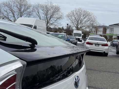 Used 2014 Toyota Prius Four image 12