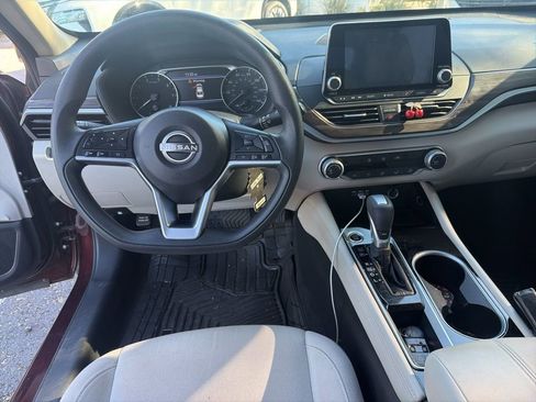 Certified 2023 Nissan Altima 2.5 SV image 10