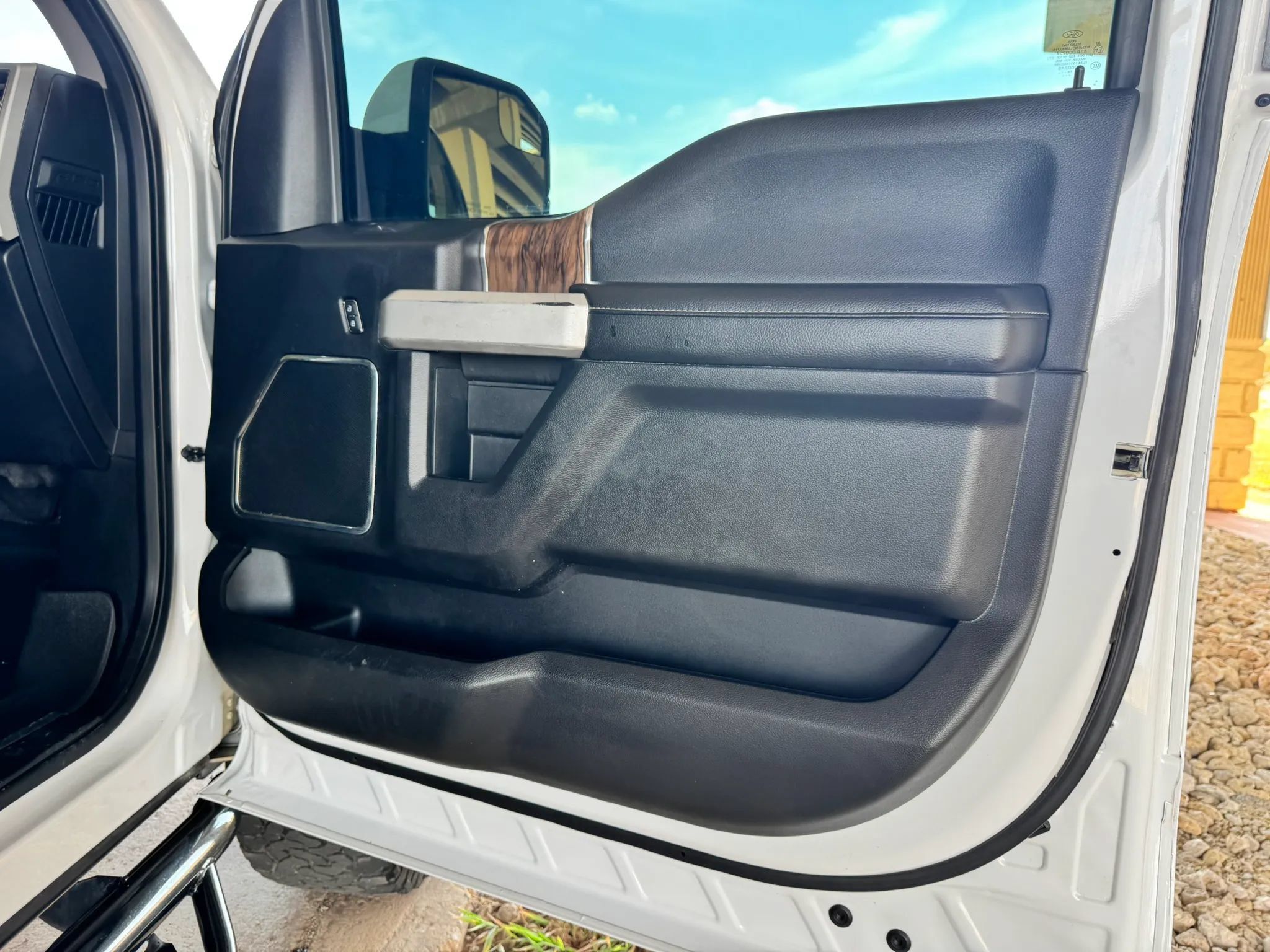 Used 2019 Ford F150 Lariat AWD/4WD image 29