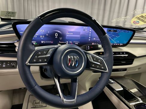 Used 2025 Buick Enclave Avenir w/ Super Cruise Package image 15