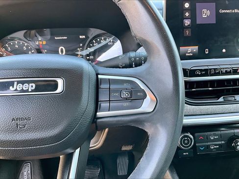 Used 2023 Jeep Compass Latitude AWD/4WD image 24
