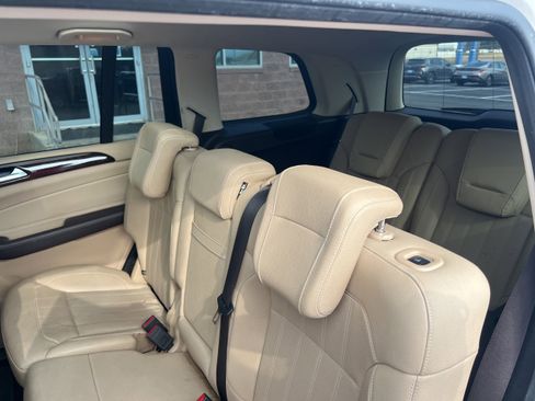 Used 2019 Mercedes-Benz GLS 450 4MATIC image 22