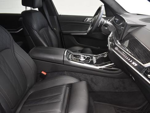 Used 2024 BMW X7 xDrive40i w/ M Sport Package AWD/4WD image 19