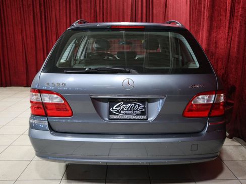 Used 2005 Mercedes-Benz E 320 Wagon image 10