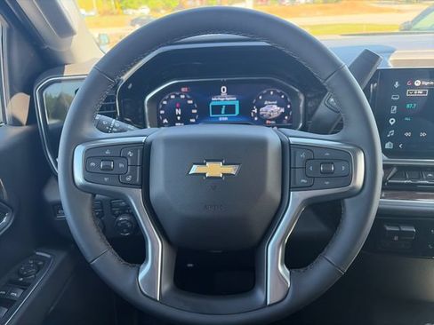 Used 2025 Chevrolet Silverado 1500 LT AWD/4WD image 26