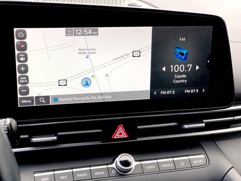 Used 2023 Hyundai Elantra SEL w/ Convenience Package image 20