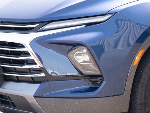 Used 2023 Chevrolet Blazer Premier FWD image 21