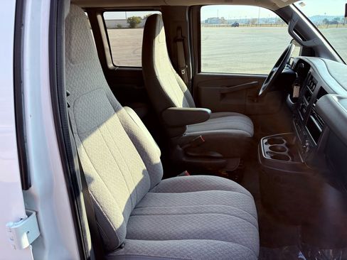 Used 2016 Chevrolet Express 3500 LT w/ LT Preferred Equipment Group image 29