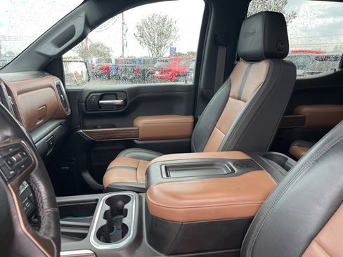 Used 2019 Chevrolet Silverado 1500 High Country w/ Technology Package image 10