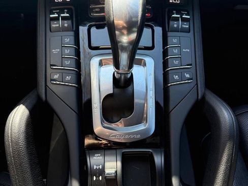 Used 2016 Porsche Cayenne S AWD/4WD image 23