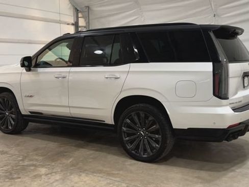 Used 2025 Cadillac Escalade V AWD/4WD image 2
