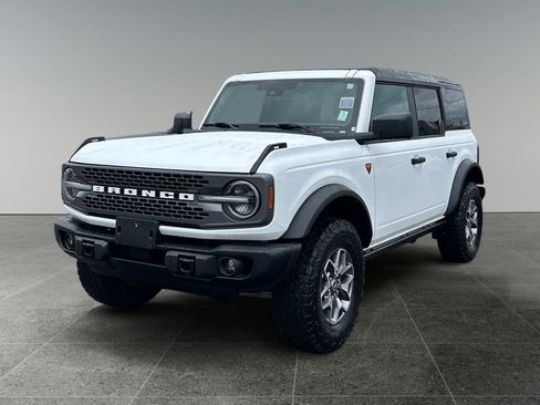 Used 2025 Ford Bronco Badlands AWD/4WD image 4