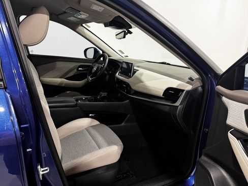 Used 2023 Nissan Rogue SV image 23