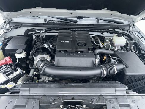 Used 2021 Nissan Frontier SV w/ Midnight Edition Floor Mats image 23